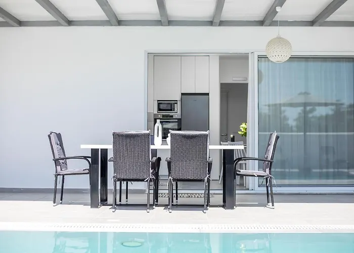 Villaphysis With Private Pool