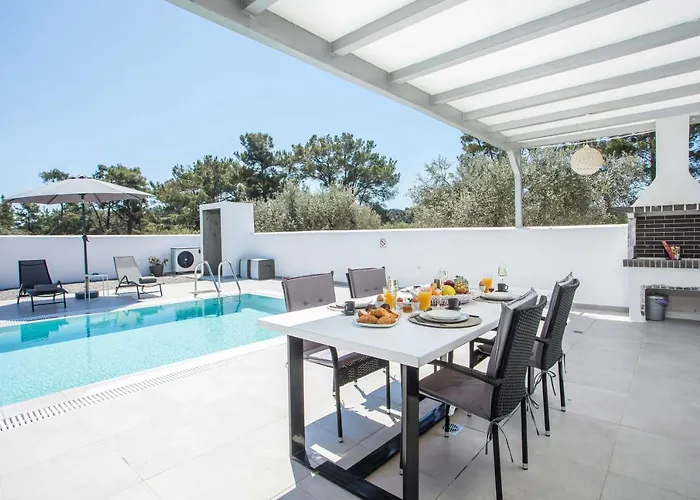Villaphysis With Private Pool