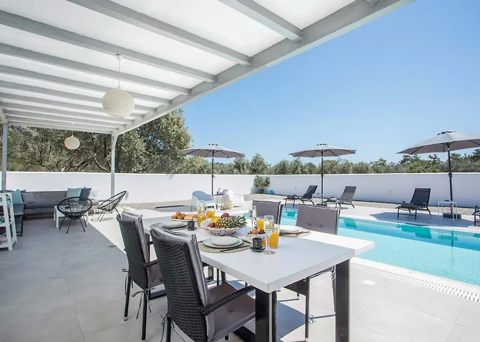 Villaphysis With Private Pool