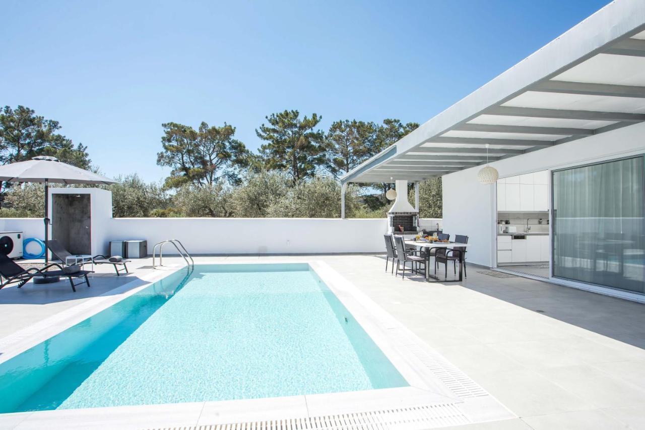 Villaphysis With Private Pool * Lardos
