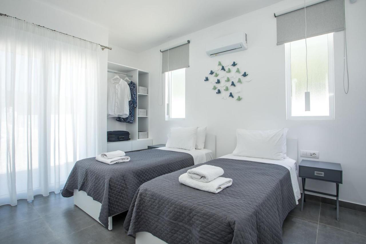 Villaphysis With Private Pool * Lardos